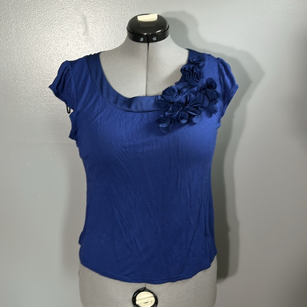 H&M navy blue flower detailed top large